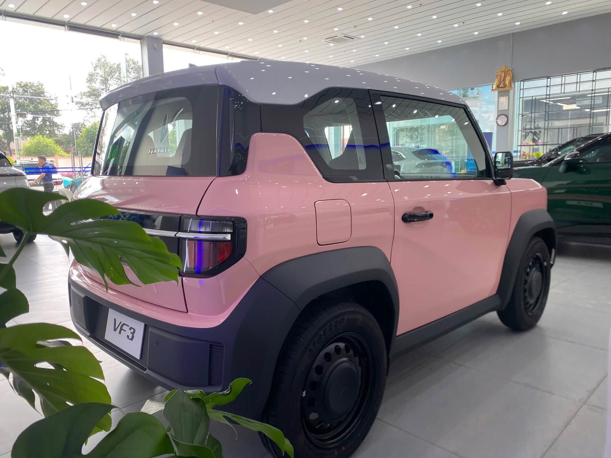 VF3 Eco màu hồng