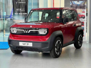 VF3 Plus màu đỏ