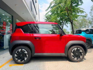 VF3 Plus màu đỏ
